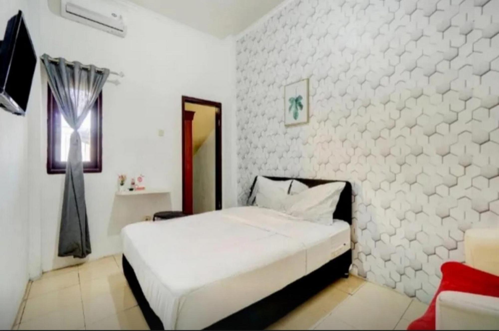 Reddoorz Near Plaza Araya Malang Hotel Blimbing  Exterior photo