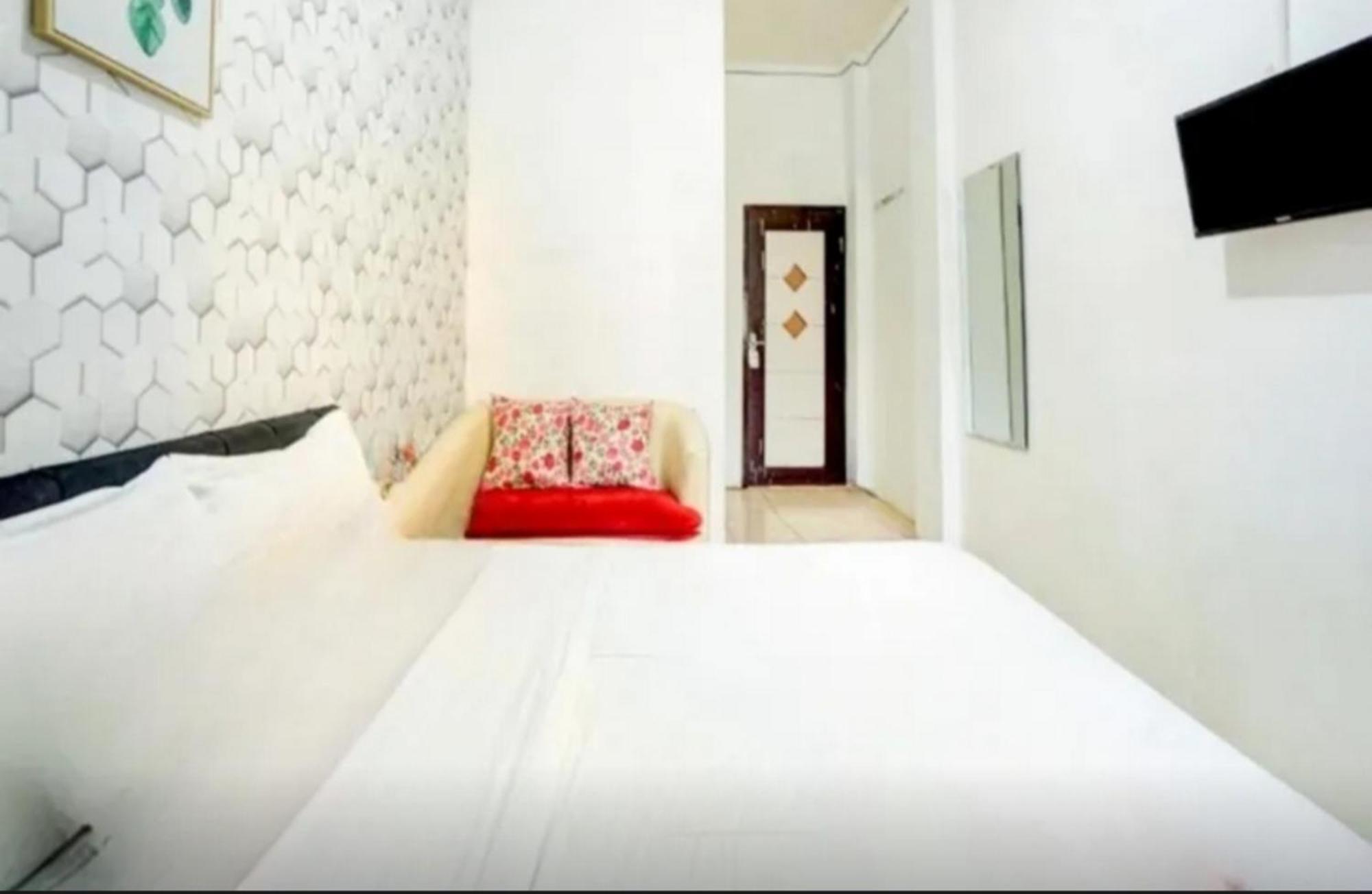Reddoorz Near Plaza Araya Malang Hotel Blimbing  Exterior photo